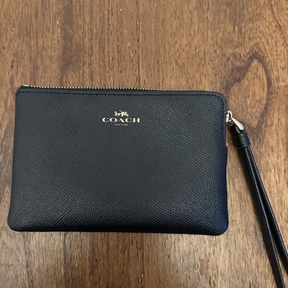 Coach Wristlet - Picture 2 of 6